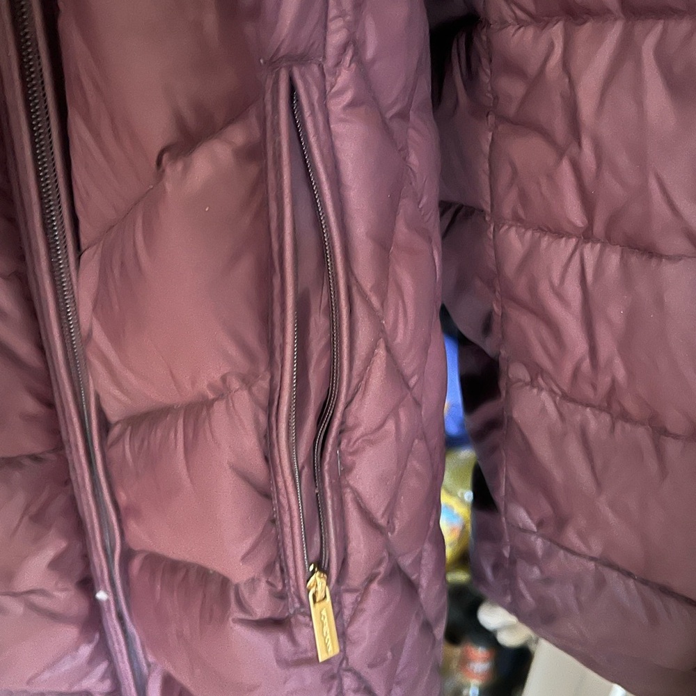 Michael Kors burgundy colored puffer jacket new - Picture 5 of 6